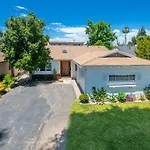 Spacious Family Villa With Large Backyard