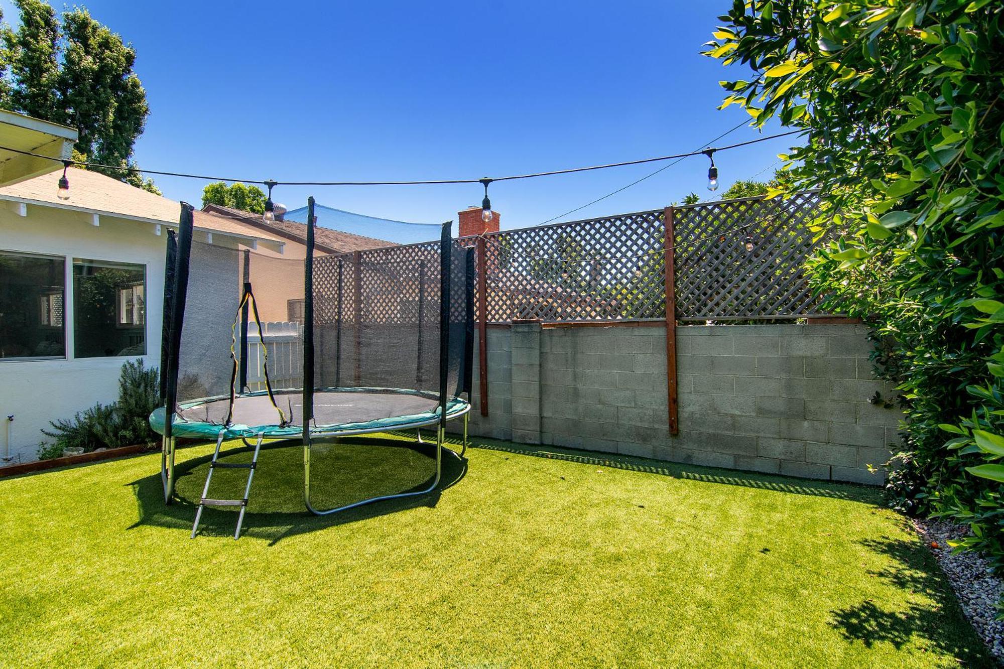 Spacious Family With Large Backyard Los Angeles